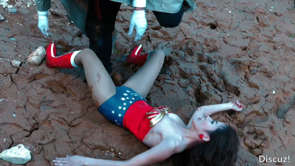 wunder woman rebirth 2.mp4_20200103_173336.300.jpg